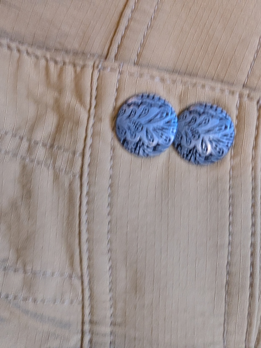 Khaki/Tan Women's Casual Shorts - Picture 4 of 9